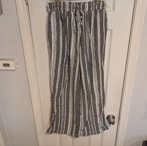 Briggs New York Black and White Striped Pants